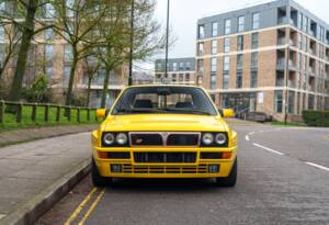 Image 5/27 of Lancia Delta HF Integrale Evoluzione I (1992)