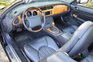 Afbeelding 32/50 van Jaguar XKR (2000)