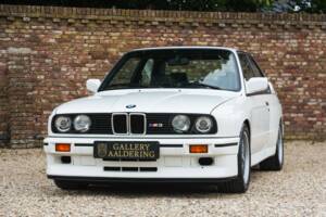 Image 16/50 of BMW M3 (1990)