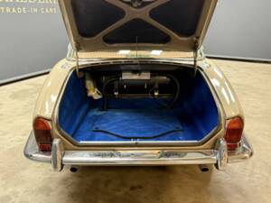 Bild 39/50 von Jaguar XJ 6 4.2 (1972)
