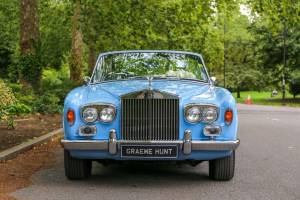 Image 16/50 of Rolls-Royce Corniche I (1977)