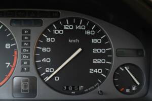 Bild 48/50 von Honda Legend (1992)