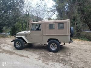 Image 5/6 of Toyota Land Cruiser FJ 43 (1975)
