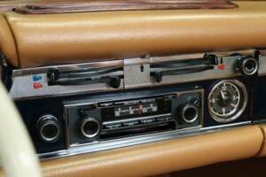 Image 15/30 of Mercedes-Benz 280 SL (1968)