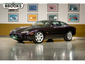 Image 1/28 of Jaguar XK8 4.0 (1999)