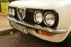 Image 16/100 of Alfa Romeo Giulia Nuova Super 1300 (1977)