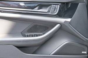Image 8/10 of Porsche Panamera 4 E-Hybrid (2024)