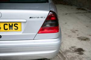 Image 40/48 of Mercedes-Benz C 55 AMG (1998)