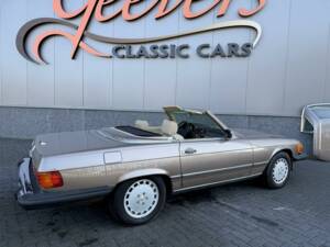 Image 8/36 of Mercedes-Benz 560 SL (1988)