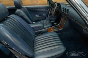 Image 8/19 of Mercedes-Benz 380 SL (1983)
