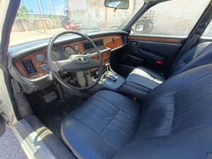 Image 6/50 of Jaguar XJ6 3.2 Sovereign (1983)