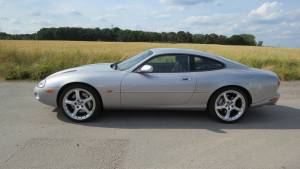 Imagen 2/50 de Jaguar XKR &quot;Silverstone&quot; (2000)