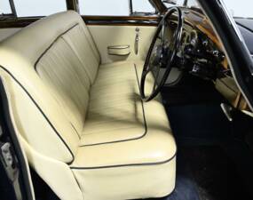 Image 22/50 of Jaguar Mk VIII (1958)