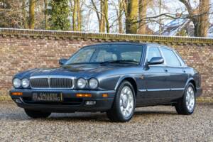 Image 1/50 of Jaguar XJ 6 4.0 Sovereign (1995)