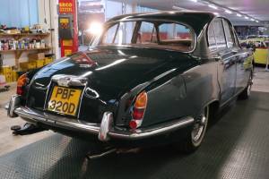 Image 23/29 of Jaguar S-Type 3.4 (1966)