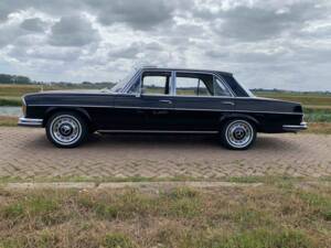 Image 6/8 of Mercedes-Benz 300 SEL (1970)