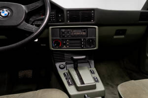 Imagen 30/43 de BMW 528i (1986)