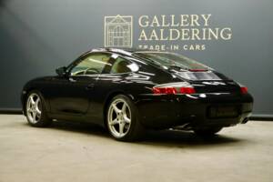 Image 2/50 de Porsche 911 Carrera (1999)