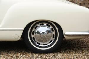 Bild 20/50 von Volkswagen Karmann Ghia 1300 (1966)