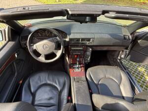 Image 22/29 de Mercedes-Benz SL 280 (1996)