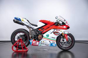 Image 7/50 of Ducati DUMMY (2010)