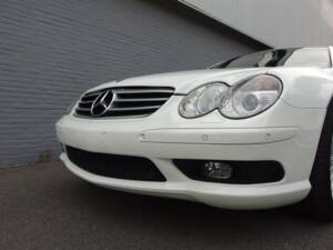Image 11/97 de Mercedes-Benz SL 55 AMG (2003)