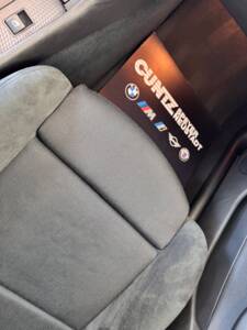 Image 36/57 of BMW 320i (2002)