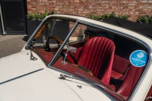 Image 29/58 of Jaguar XK 140 SE DHC (1955)