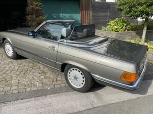 Image 2/52 de Mercedes-Benz 500 SL (1985)
