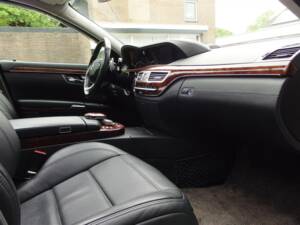 Image 62/99 of Mercedes-Benz S 65 AMG L (2006)