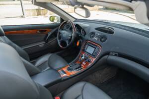 Image 42/86 de Mercedes-Benz SL 500 (2002)