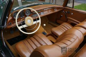 Bild 4/50 von Mercedes-Benz 220 SE b (1964)