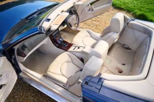 Image 11/50 of Mercedes-Benz SL 280 (1996)