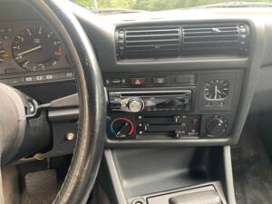 Bild 9/12 von BMW 325i (1986)