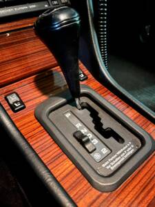 Afbeelding 41/74 van Mercedes-Benz 220 TE (1993)