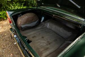 Image 10/44 of Ford Zodiac MkIII (1964)