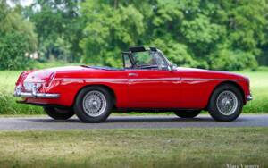 Image 13/39 de MG MGB (1964)
