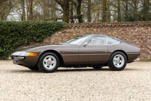 Image 31/50 de Ferrari 365 GTB/4 Daytona (1974)