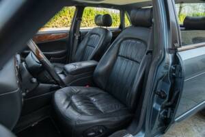 Bild 34/50 von Jaguar XJ 8 Executive (1997)