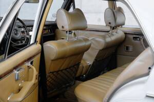 Immagine 24/50 di Mercedes-Benz 300 SEL 6.3 (1968)