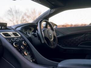 Imagen 46/50 de Aston Martin Vanquish Zagato Shooting Brake (2019)