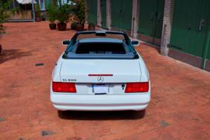 Image 13/171 of Mercedes-Benz SL 600 (1996)