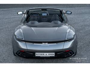 Image 17/41 de Aston Martin DB 11 Volante (2018)
