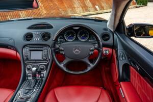 Image 19/47 of Mercedes-Benz SL 600 (2004)
