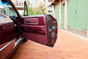Bild 165/200 von Cadillac Coupe DeVille (1968)