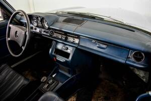 Afbeelding 11/50 van Mercedes-Benz 240 D (1976)