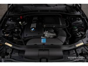 Image 32/32 de BMW 335i (2008)