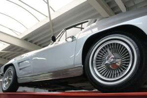 Image 11/50 of Chevrolet Corvette Sting Ray (1963)