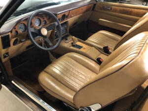 Immagine 24/32 di Aston Martin V8 Volante (1982)