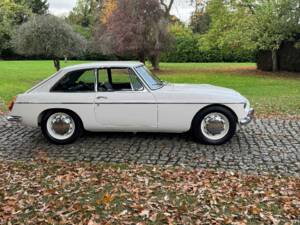 Bild 8/30 von MG MGC GT (1969)